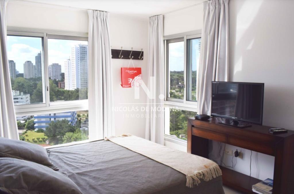 Vende apartamento con vista al mar. De 2 en con