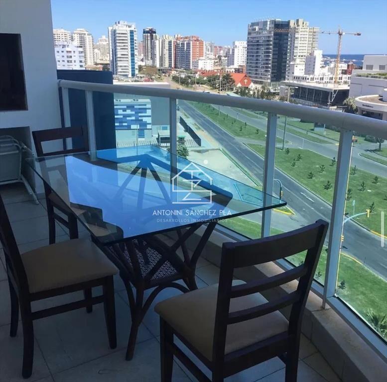 Departamento de 2 dormitorios con parrillero en venta en Ca