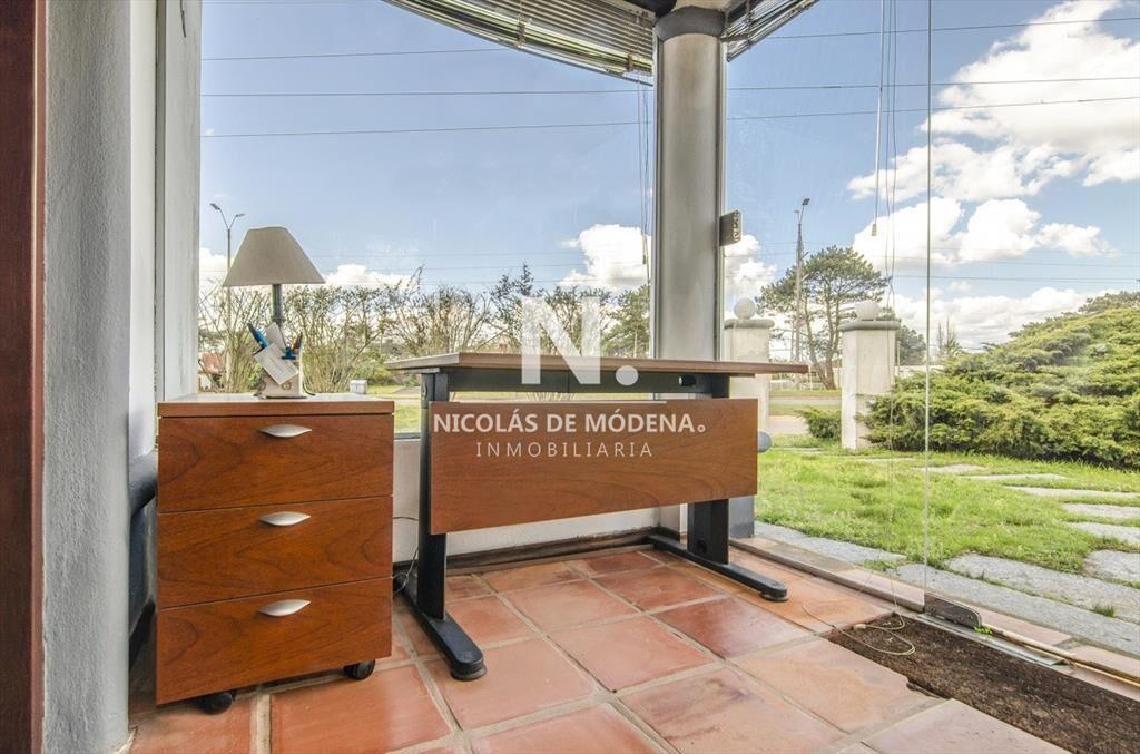 En venta impecable casa de 3 dormitorios, en del