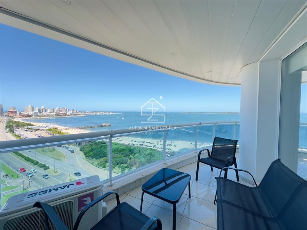 Apto en venta, excelente vista a la playa mansa,