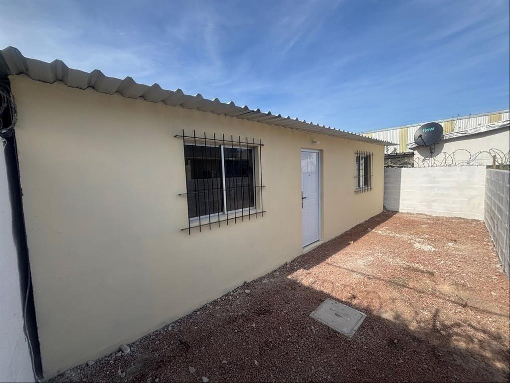 Traspaso de Alquiler Casa en Colón 2 Dormitorios 1 Baño, pa