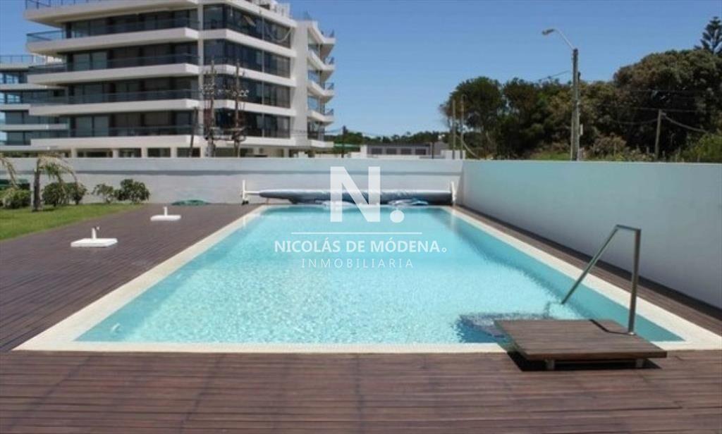 Hermoso departamento en venta, Playa Brava.