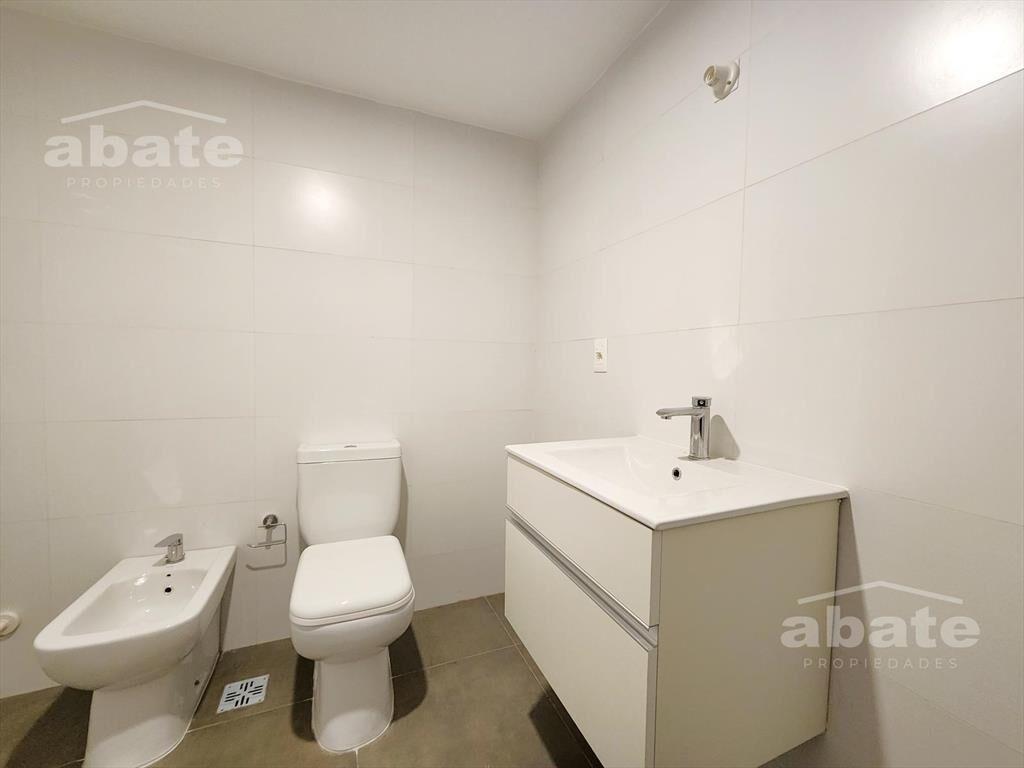 Venta apartamento 2 dormitorios en Cordón al frente con bal