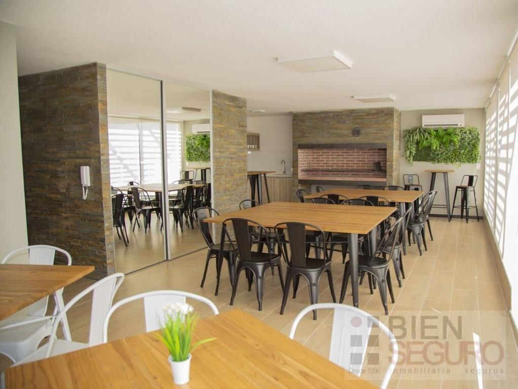 Cómoda oficina monoambiente en alquiler en Pocitos. Con vig