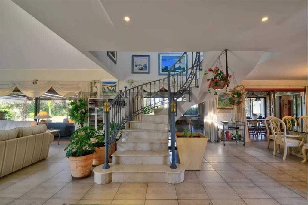 Casa Hermosa,7 Dorm y 8 baños, a Mtrs De La Playa,Garaje+...