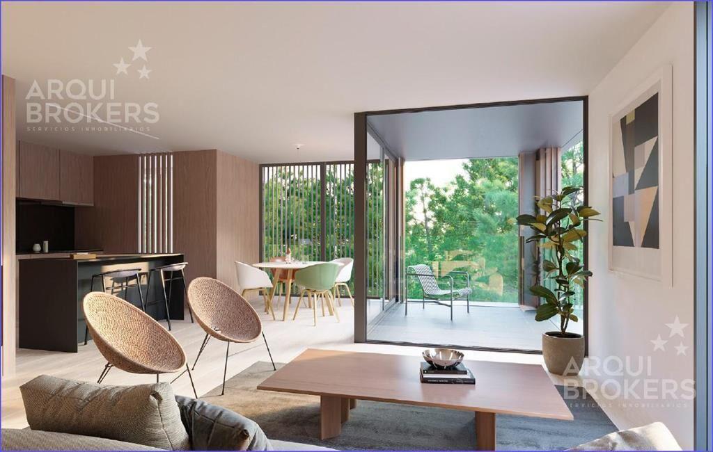 Apartamento de dos dormitorios en venta en Carrasco Norte