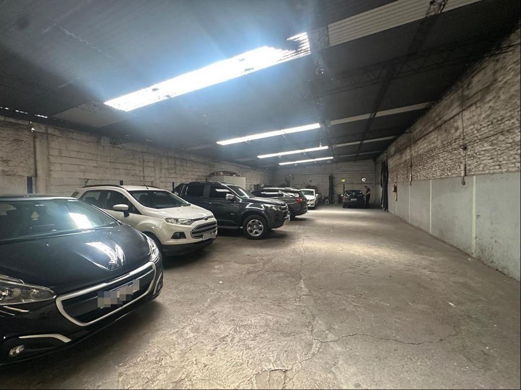 Venta local comercial o terreno galpón Buceo sobre Rivera