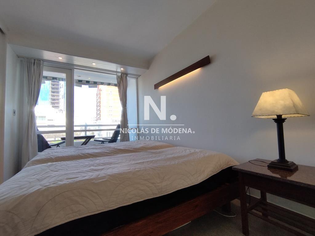 Apartamento de un dormitorio en venta en Punta