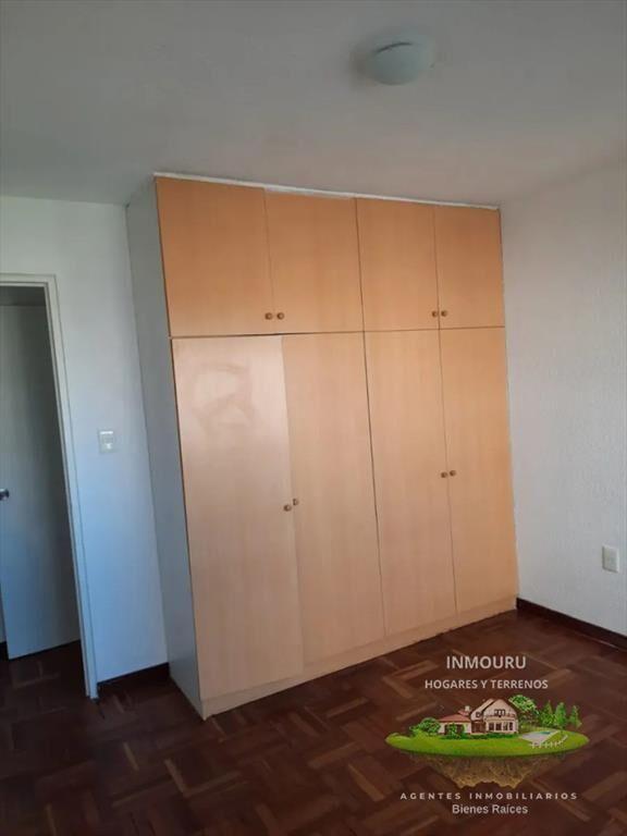Alquilo luminoso apartamento de 2 dormitorios, 2 baños y c