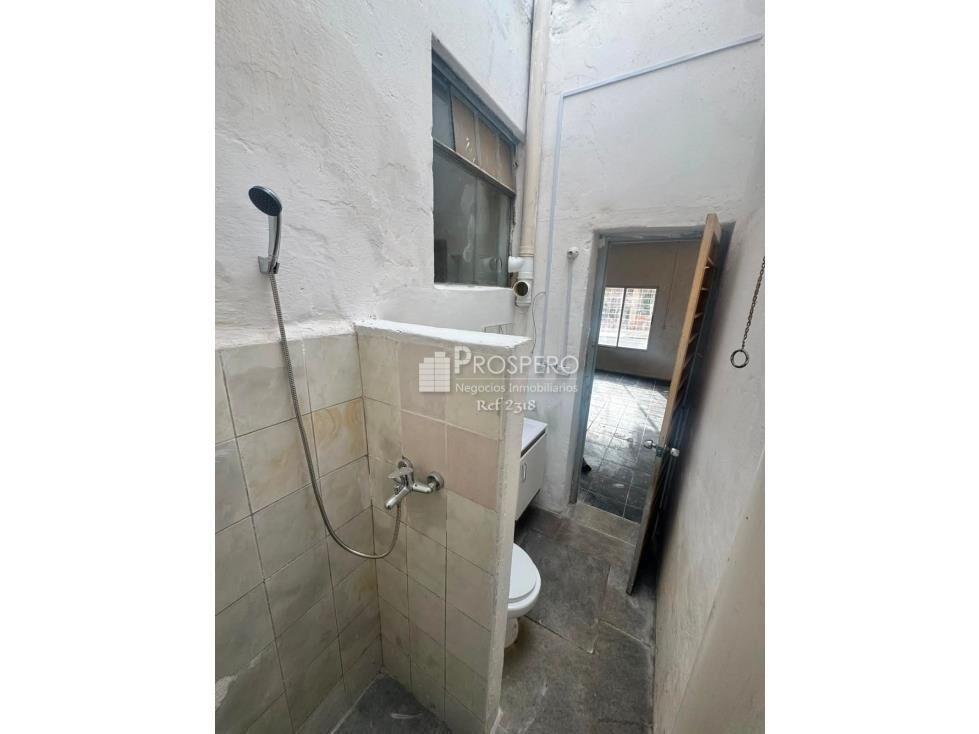 2318/p/3 Venta Apto tipo Casa PH 1dorm La Blanqueada