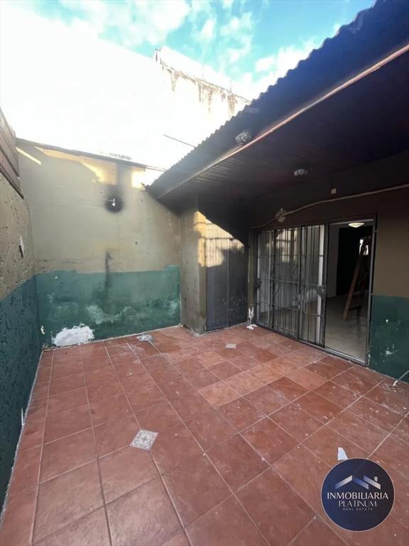 Casa en alquiler c/ cochera en Brazo Oriental