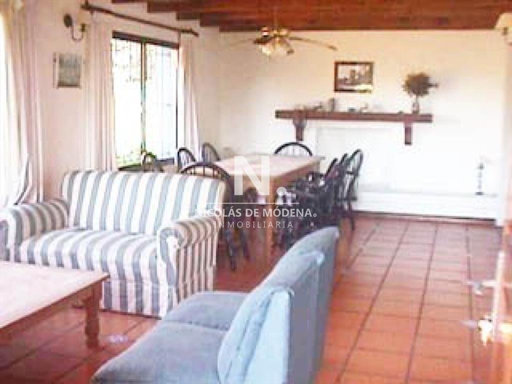 CASA EN VENTA EN ZONA DE TIO TOM