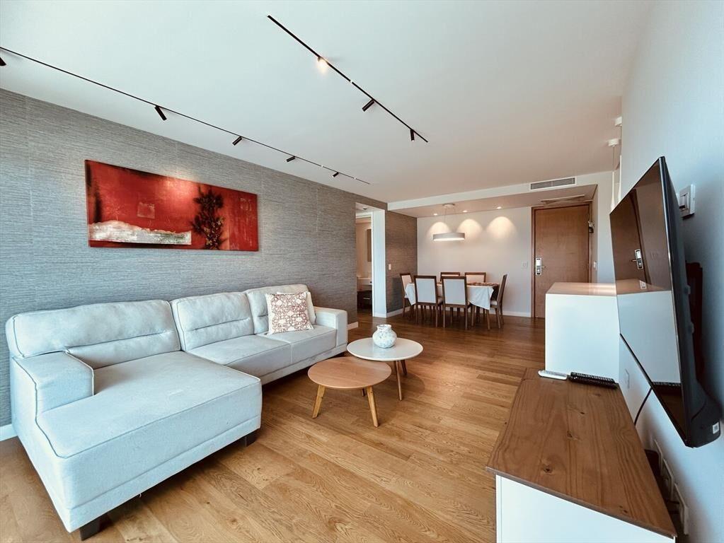 Venta apartamento 2 dormitorios y garage en forum con rent