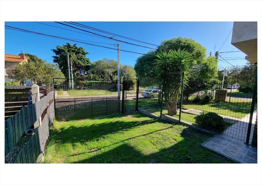 Venta Casa de altos 2 Dormitorios con Parrillero en Atlánti