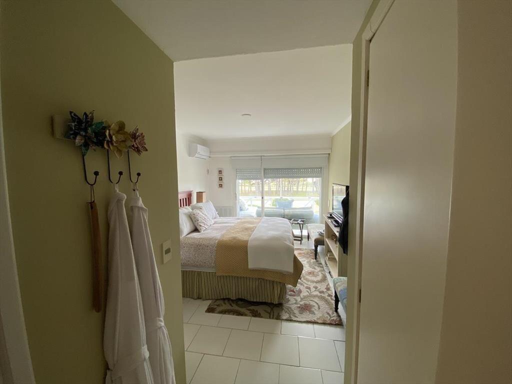 Rambla de la Brava, casi la Barra, 110 m2 , 2 dormitorios,