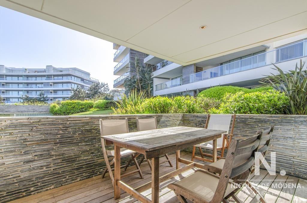 Apartamento Tres Dormitorios en Aqluiler Playa Brava