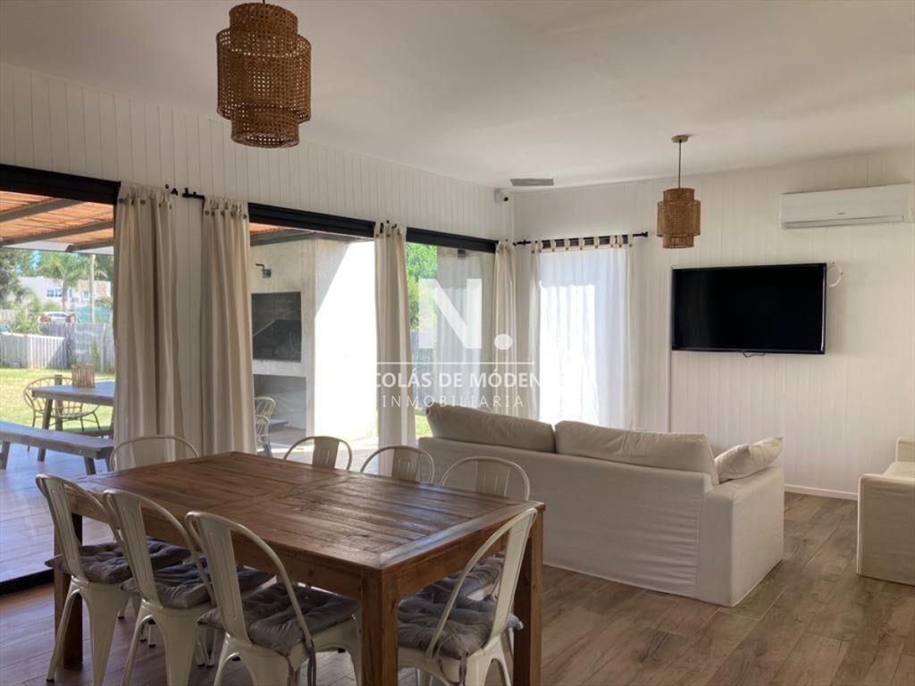 Vende impecable casa de 3 dormitorios en La Punta