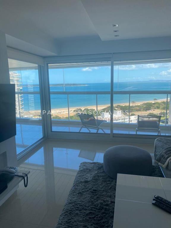 Apartamento de 3 dormitorios en venta en Miami