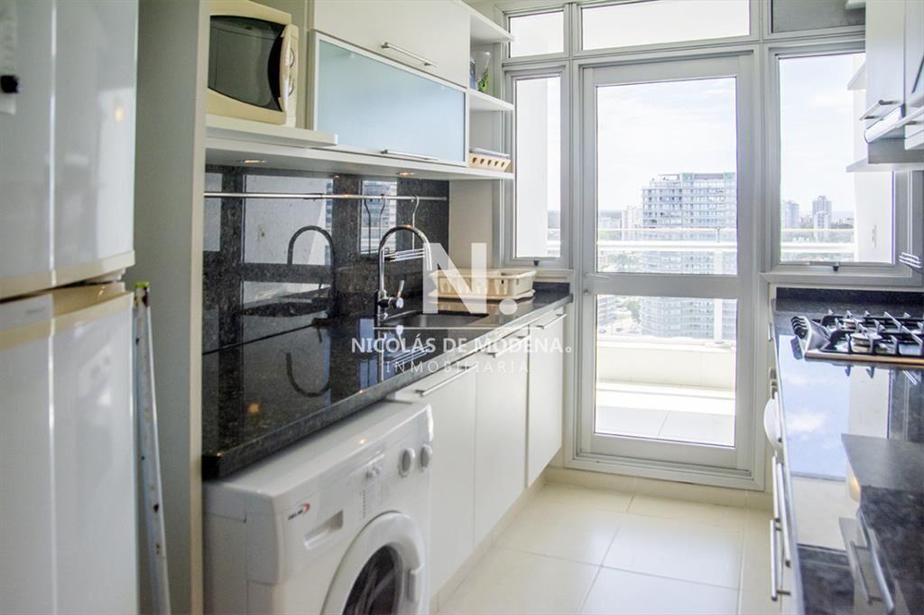 Vende apartamento de 2 dormitorios en suite en