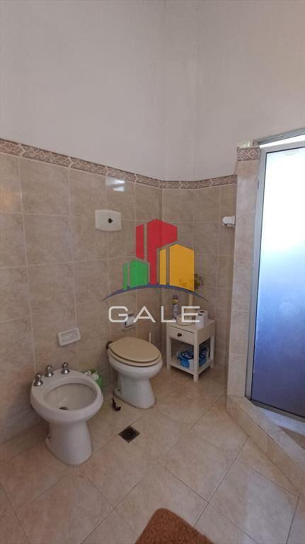 Vende Casa en Zona comercial en Lugano - Punta del Este