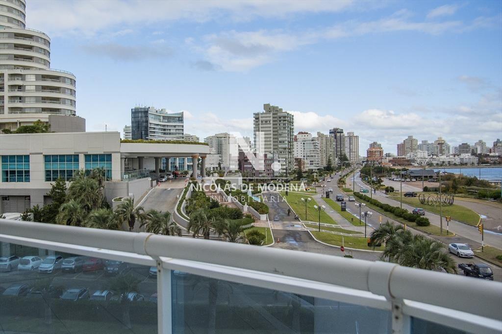 Espectacular departamento en venta en Torre de 3