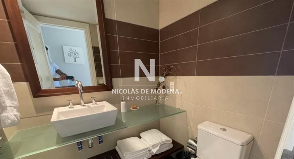 Departamento en venta, frente al mar. Torre Playa