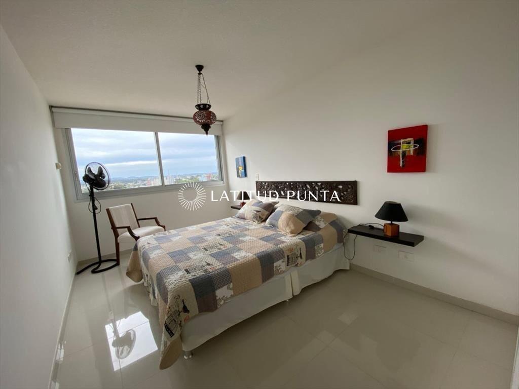 Apartamento con vista al mar