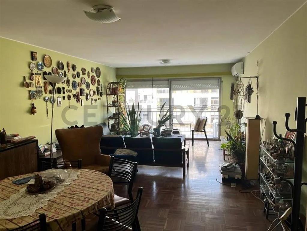 Apartamento Pocitos, 3 Dormitorios c/ Renta - Balcon y vi...