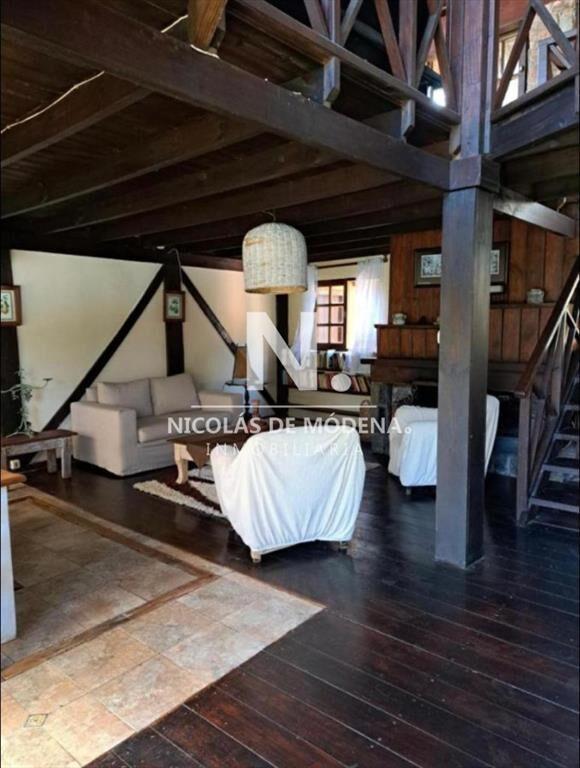 Vende casa a media cuadra del mar de 3 Pinares,