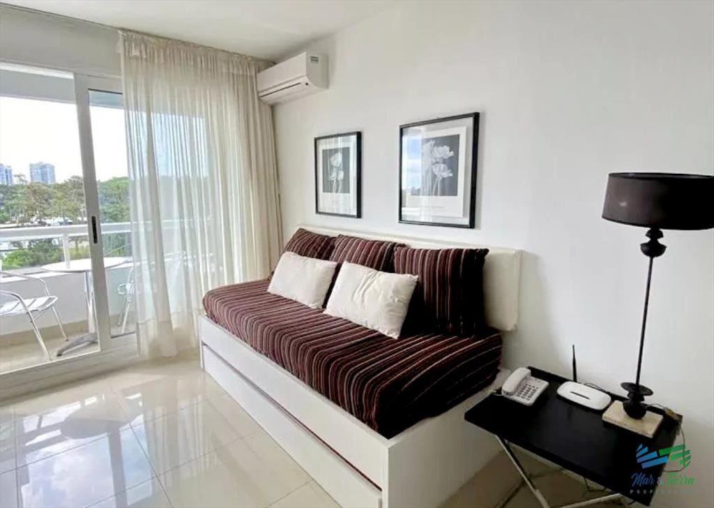 Alquilo apartamento de 1 dormitorio en Roosevelt,