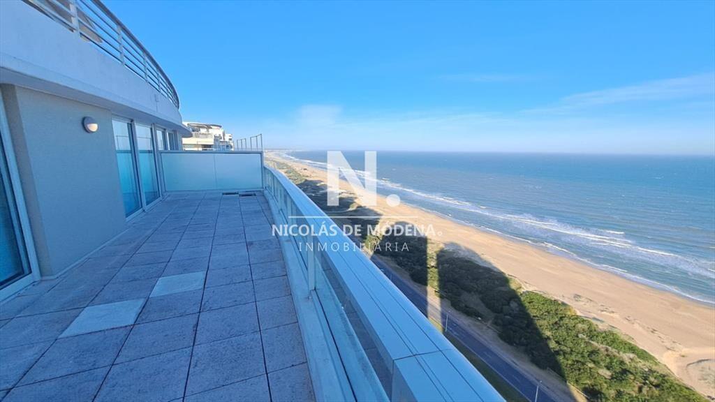 Lujoso Apartamento en venta de 3 dormitorios en Suite en Pu