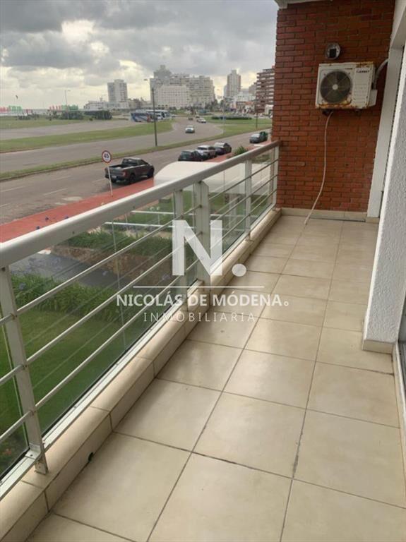 Vende apartamento en Brava, de 2 dormitorios