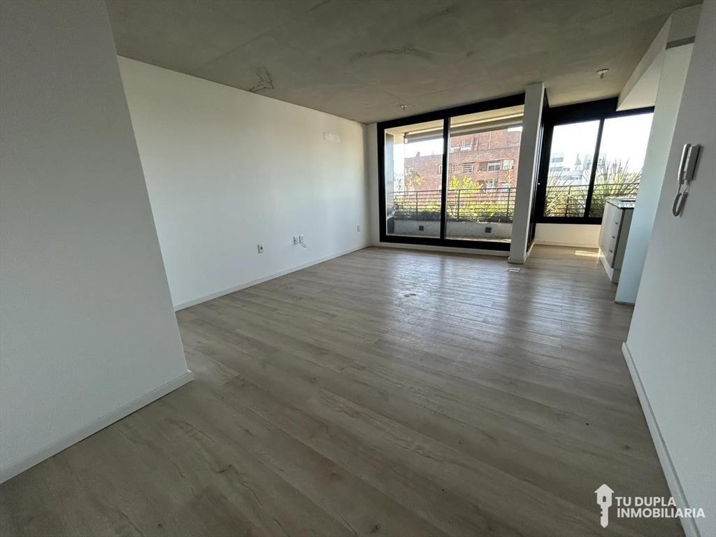 Venta 3 Dormitorios, 2 Baños Piso Alto A En