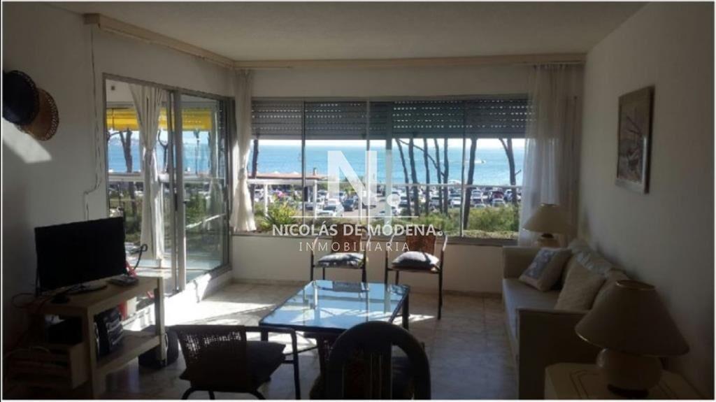 Se vende apartamento a metros del mar de 2 en del