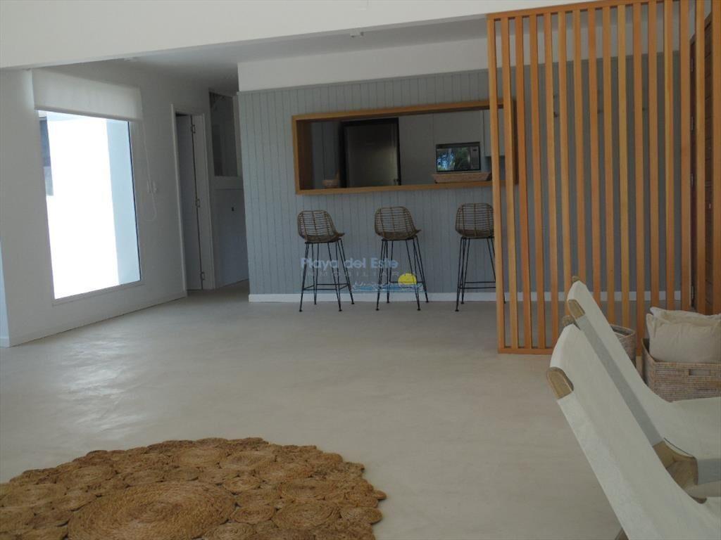 Excelente Casa de 5 Dormitorios en Barrio Privado