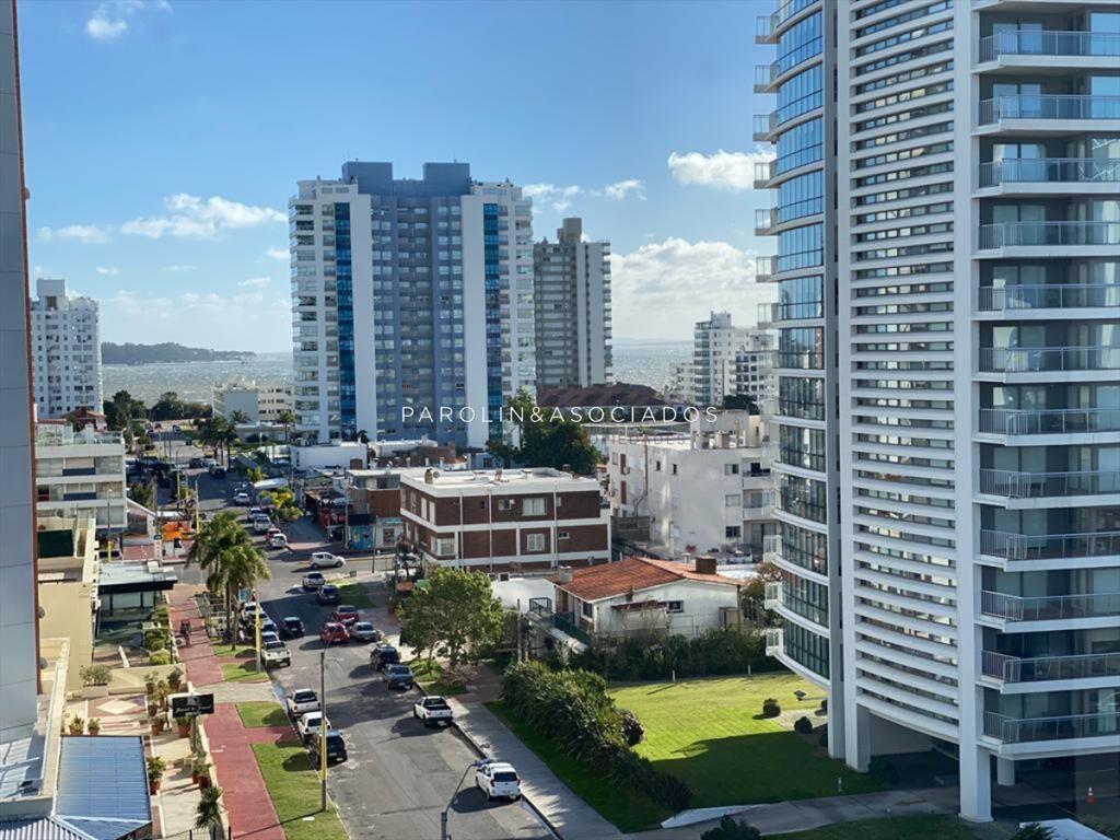 Vende Apartamento de 3 dormitorios en Brava,