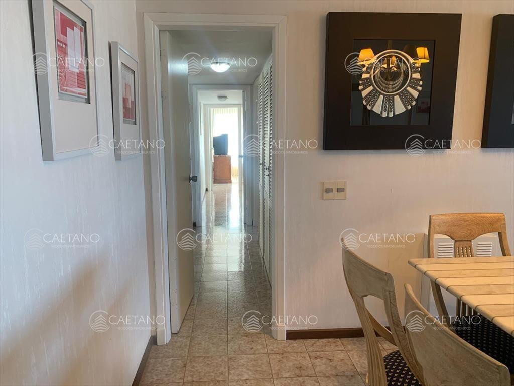 Apartamento en Mansa 3 dormitorios y dependencia,