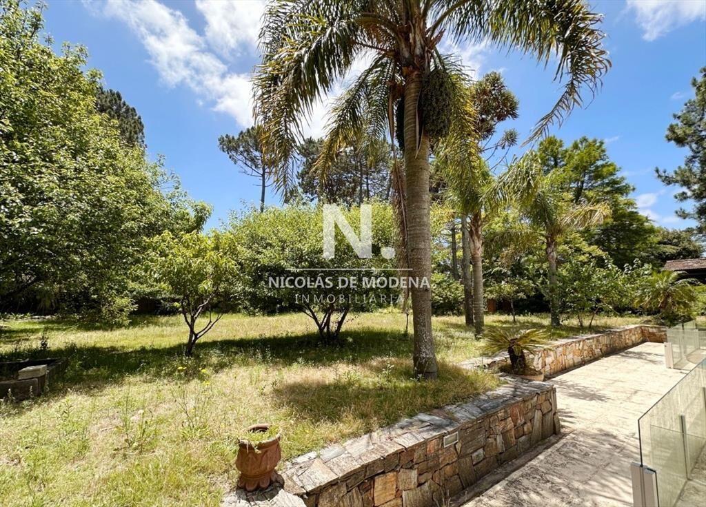 Vende casa en Jardines de Cordoba Punta del Este