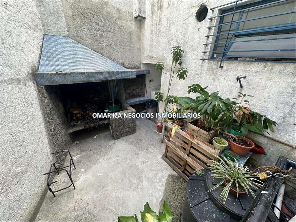 Venta casa sobre Br España, Parque Rodo - Con renta