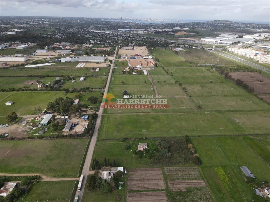 Casa con terreno en venta a pasitos de ruta 1, de