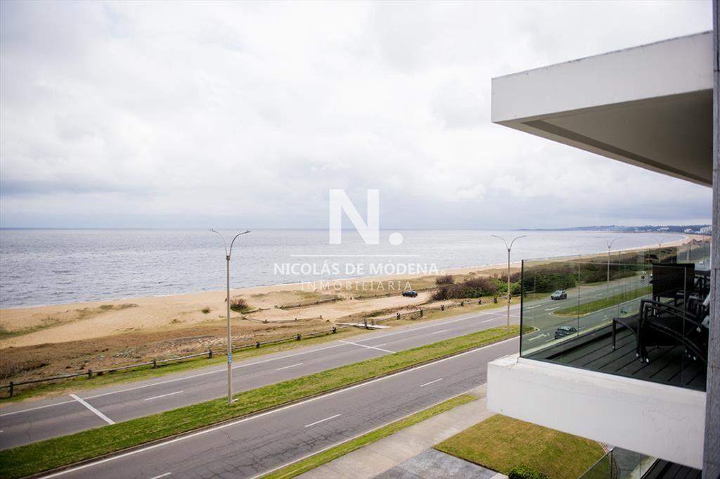 Vende apartamento equipado de 3 dormitorios al ,