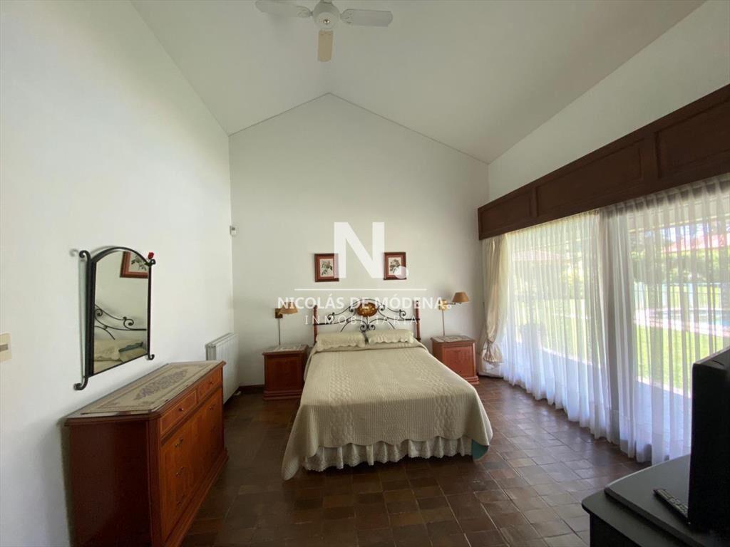 Hermosa Chalet en venta, Mansa., Bajo de Precio.