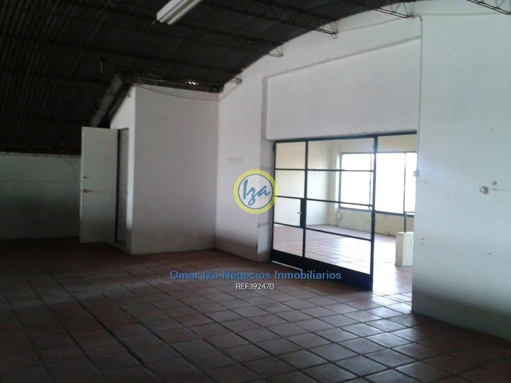 Venta local industrial deposito galpon Jacinto Vera, venta