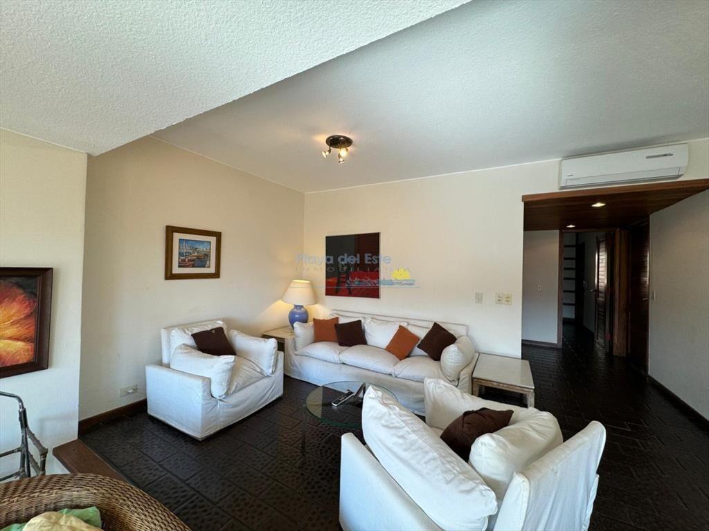 Apartamento en alquiler de 3 dormitorios en , del