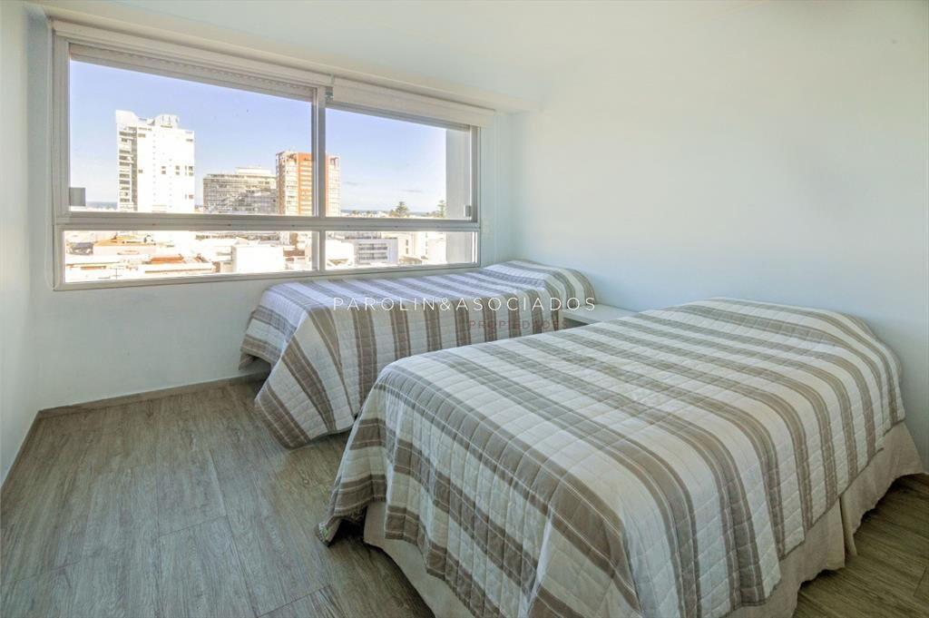 Apartamento en venta de 2 dormitorios en edificio