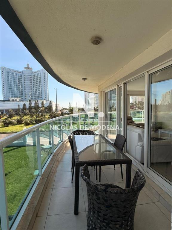 Apartamento de 3 dormitorios en alquiler de verano en Punta