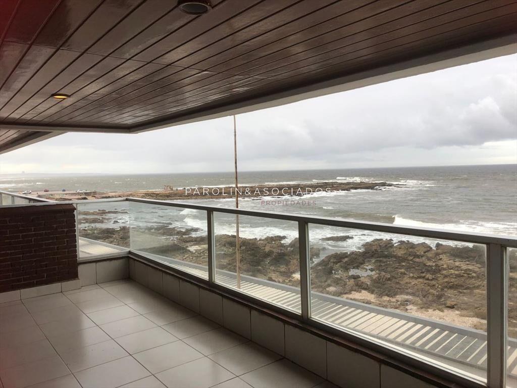 Hermoso apartamento de 3 dormitorios en venta al