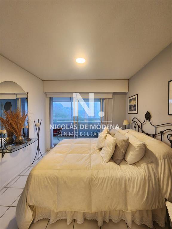 Vende apartamento de 2 dormitorios en Punta del