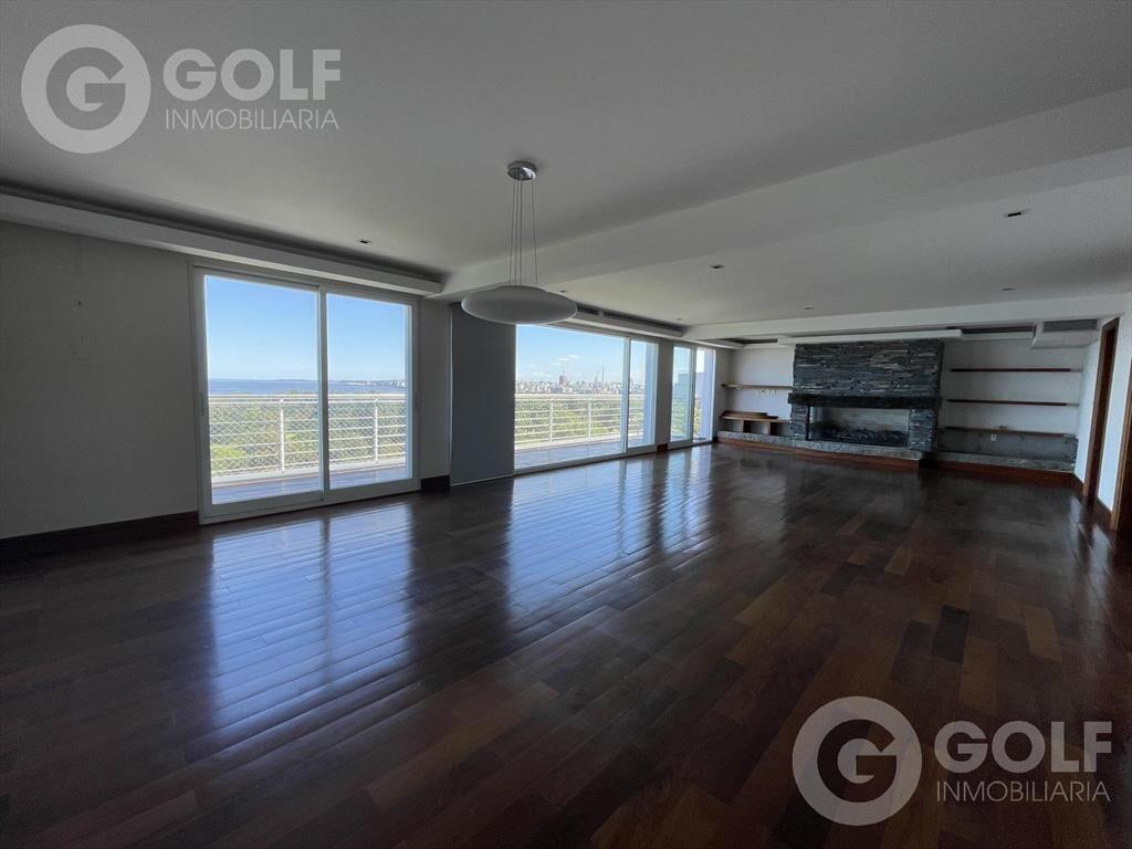 Venta o Alquiler de apartamento triplex de 5 dormitorios en