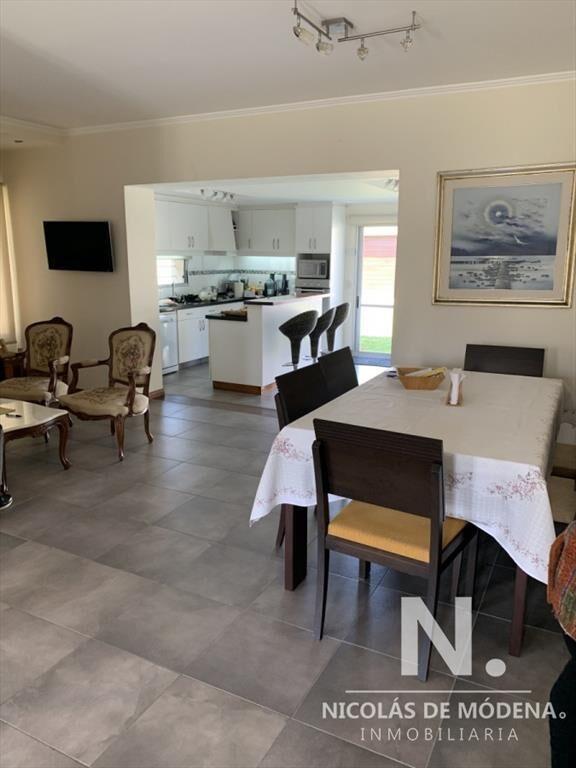 Casa de Cuatro dormitorios completamente reciclada en Venta